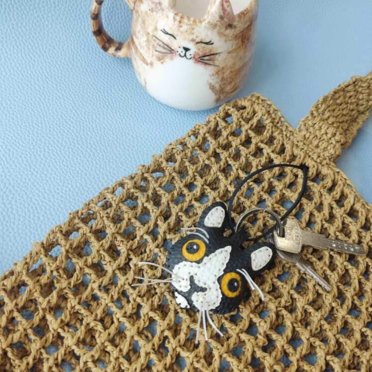 جاکلیدی چرمی گربه سیبیلو