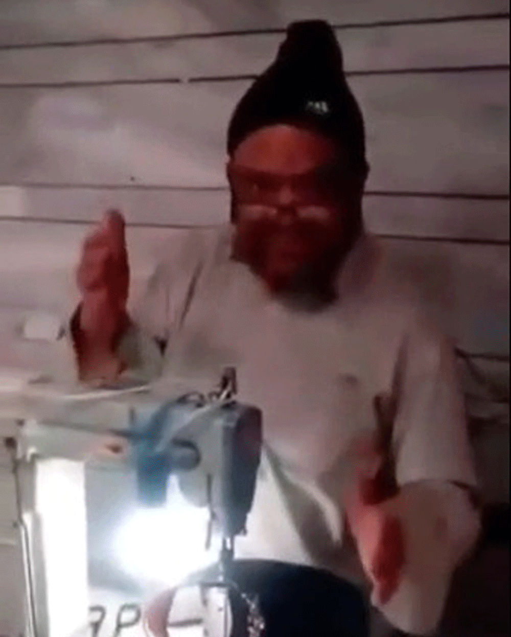 اکشن فیگور پیرمرد عصبانی